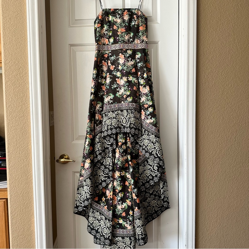 Alice + Olivia Florence Gown - Picture 3 of 16